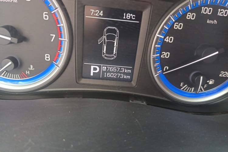 Used Suzuki S-Cross 2014 1.6L CVT Two-Wheel Drive Elite Version Odometer Close Up