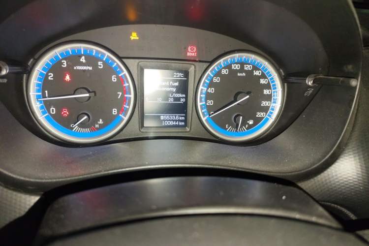 Used Suzuki S-Cross 2014 1.6L Manual Two-Wheel Drive Elite Model Odometer Close Up