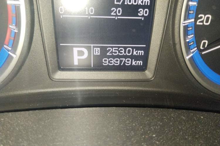Used Suzuki S-Cross 2014 1.6L CVT Two-Wheel Drive Entry Model Odometer Close Up