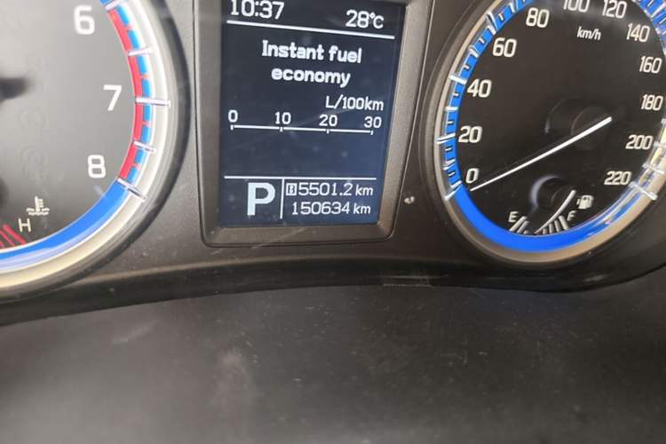 Used Suzuki S-Cross 2014 1.6L CVT Two-Wheel Drive Elite Version Odometer Close Up