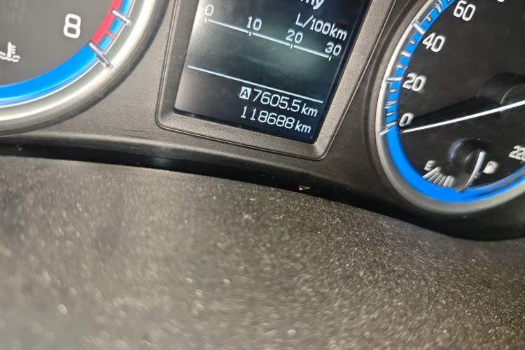 Used Suzuki S-Cross 2014 1.6L Manual Two-Wheel Drive Elite Model Odometer Close Up