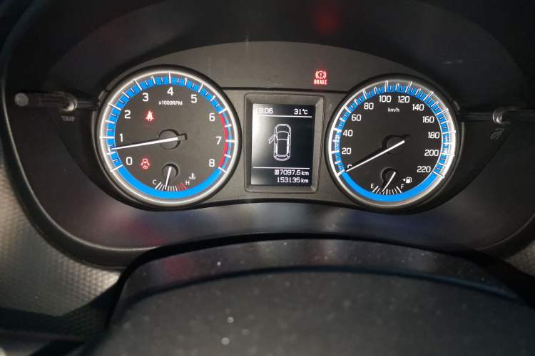 Used Suzuki S-Cross 2014 1.6L Manual Two-Wheel Drive Elite Model Odometer Close Up