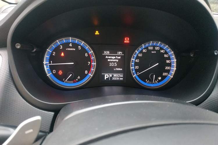 Used Suzuki S-Cross 2014 1.6L CVT Two-Wheel Drive Elite Version Odometer Close Up