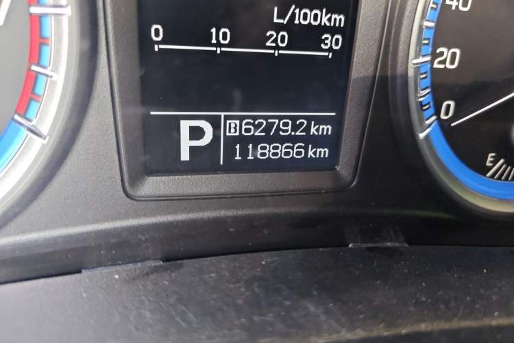 Used Suzuki S-Cross 2014 1.6L CVT Two-Wheel Drive Elite Version Odometer Close Up