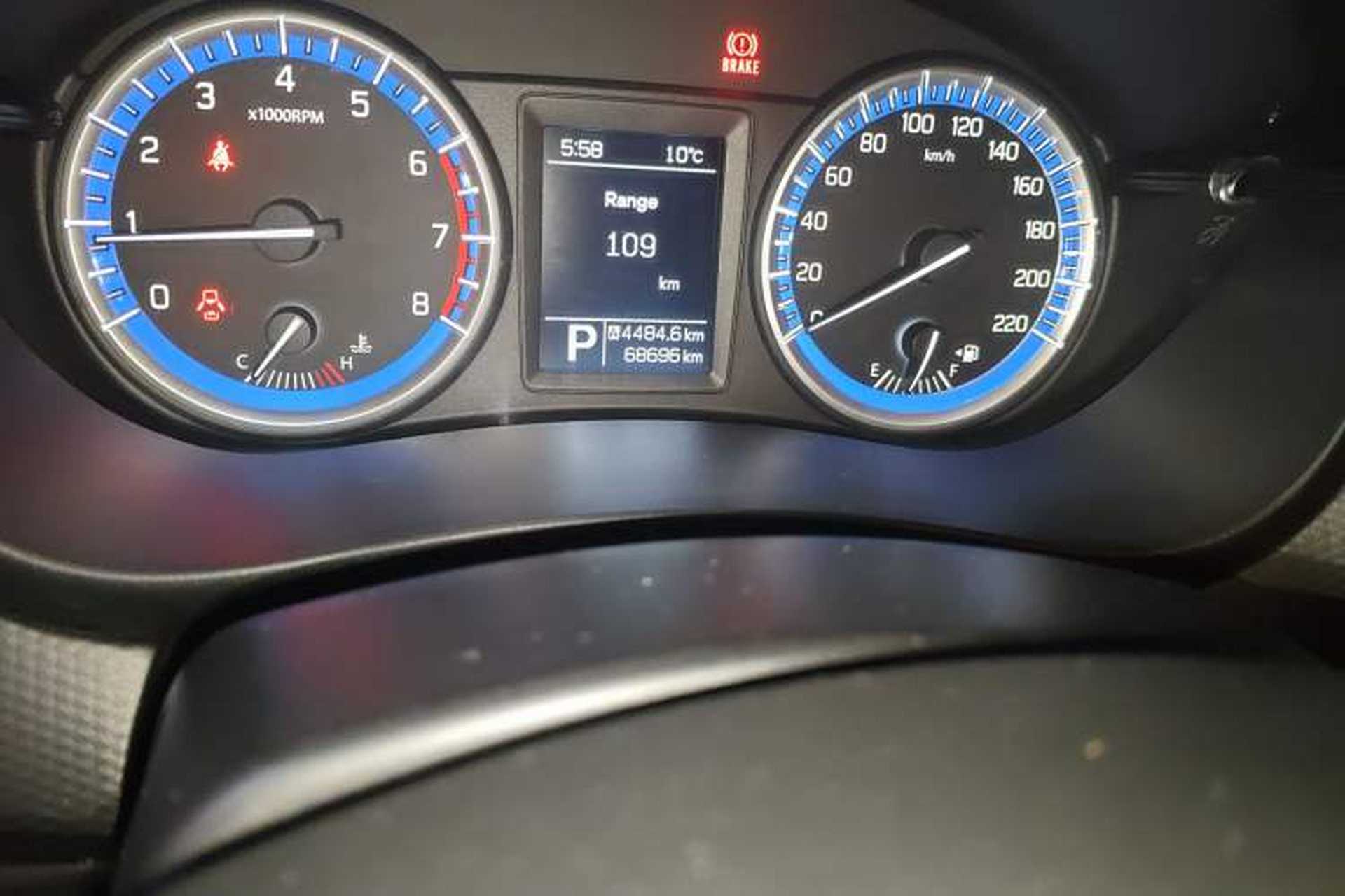 Used Suzuki S-Cross 2014 1.6L CVT Two-Wheel Drive Elite Version Odometer Close Up