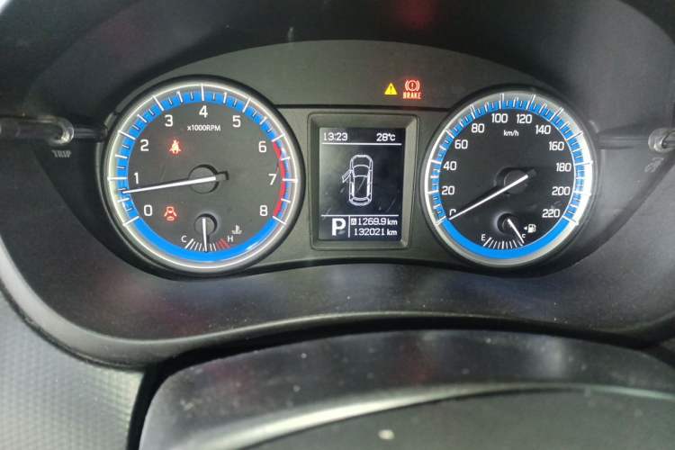 Used Suzuki S-Cross 2014 1.6L CVT Two-Wheel Drive Elite Version Odometer Close Up