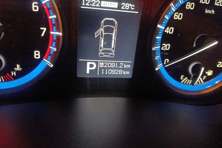 Used Suzuki S-Cross 2014 1.6L CVT Four-Wheel Drive Luxury Version Odometer Close Up