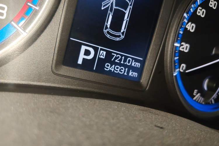 Used Suzuki S-Cross 2014 1.6L CVT Two-Wheel Drive Elite Version Odometer Close Up