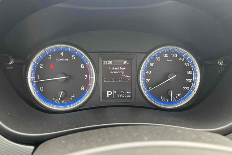 Used Suzuki S-Cross 2014 1.6L CVT Two-Wheel Drive Elite Version Odometer Close Up