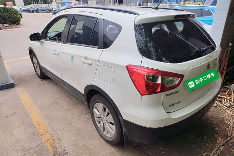 Used Suzuki S-Cross 2014 1.6L CVT Two-Wheel Drive Entry Model Rear Left 45 Deg