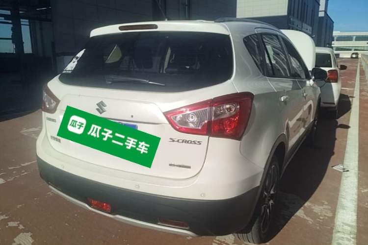 Used Suzuki S-Cross 2014 1.6L CVT Four-Wheel Drive Luxury Version Rear Right 45 Deg