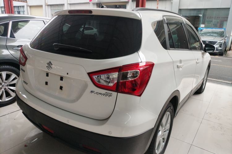 Used Suzuki S-Cross 2014 1.6L CVT Two-Wheel Drive Entry Model Rear Right 45 Deg