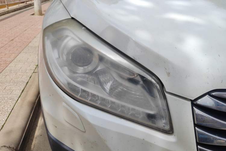 Used Suzuki S-Cross 2014 1.6L CVT Two-Wheel Drive Elite Version Right Front Headlight