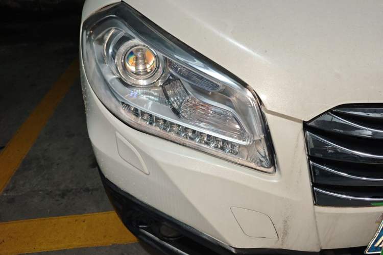 Used Suzuki S-Cross 2014 1.6L CVT Two-Wheel Drive Elite Version Right Front Headlight