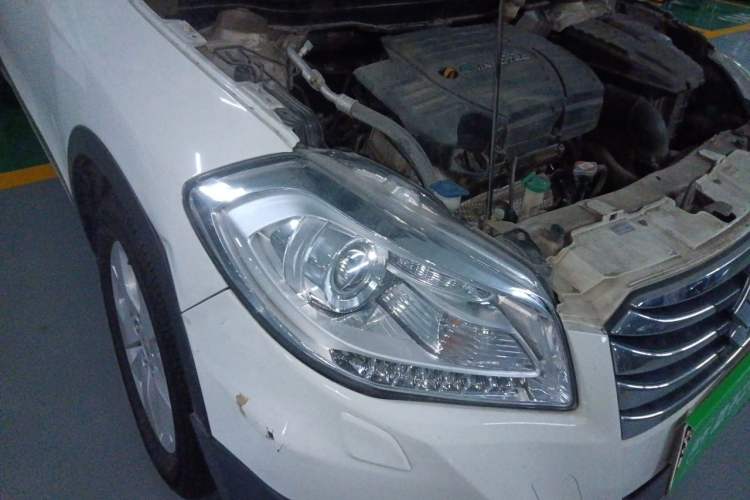 Used Suzuki S-Cross 2014 1.6L CVT Two-Wheel Drive Elite Version Right Front Headlight