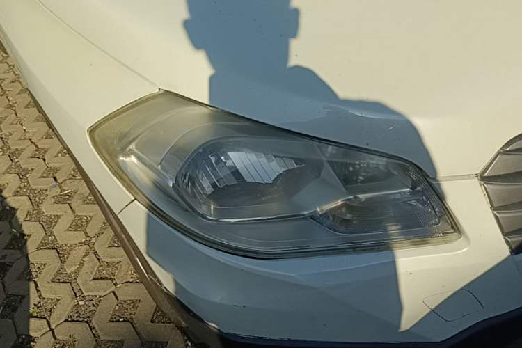 Used Suzuki S-Cross 2014 1.6L CVT Two-Wheel Drive Entry Model Right Front Headlight