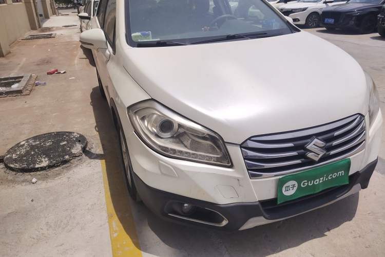 Used Suzuki S-Cross 2014 1.6L CVT Two-Wheel Drive Elite Version Right Front Headlight