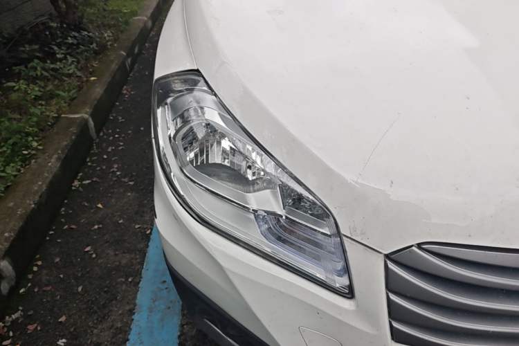 Used Suzuki S-Cross 2014 1.6L CVT Two-Wheel Drive Entry Model Right Front Headlight