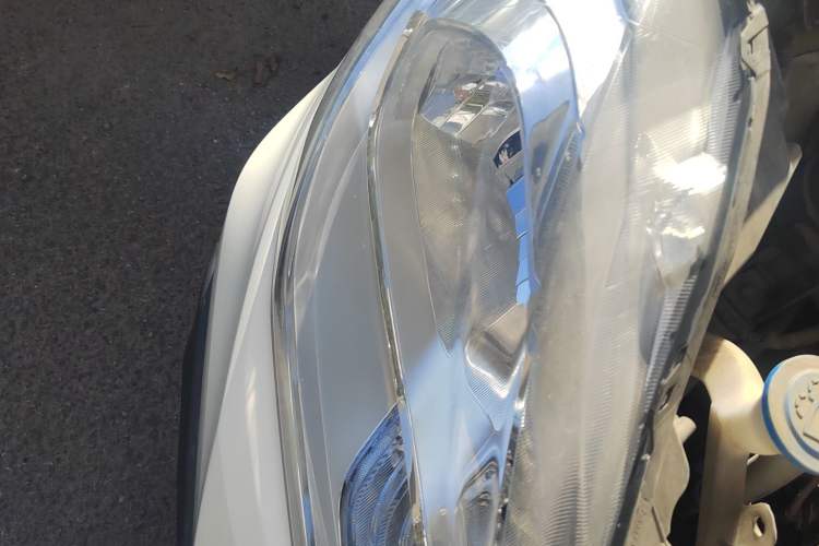 Used Suzuki S-Cross 2014 1.6L Manual Two-Wheel Drive Entry Model Right Front Headlight