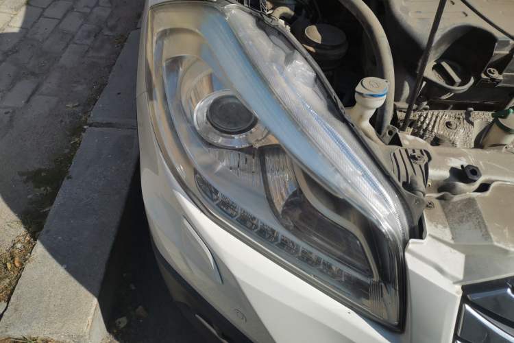 Used Suzuki S-Cross 2014 1.6L CVT Two-Wheel Drive Elite Version Right Front Headlight