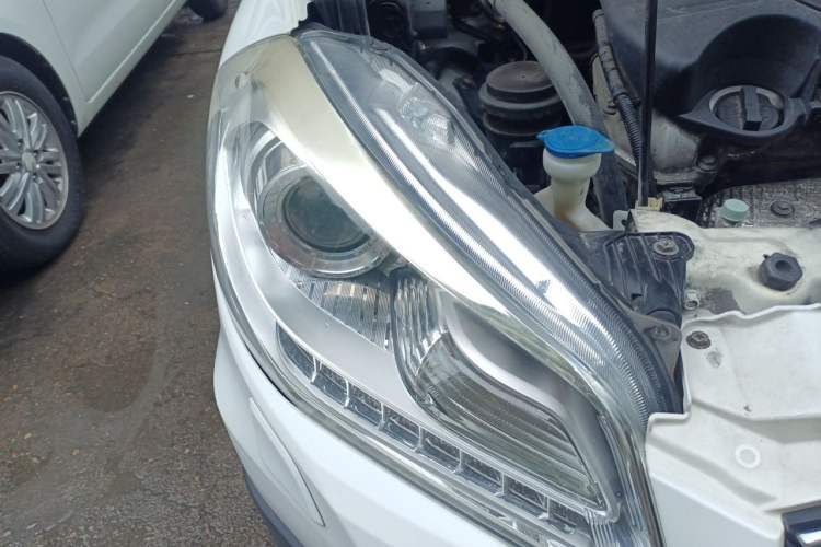 Used Suzuki S-Cross 2014 1.6L CVT Two-Wheel Drive Elite Version Right Front Headlight