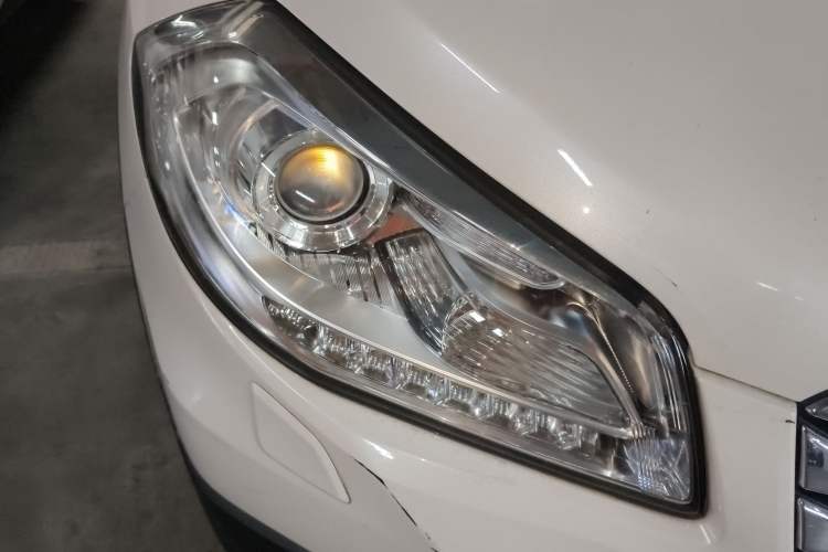 Used Suzuki S-Cross 2014 1.6L CVT Two-Wheel Drive Elite Version Right Front Headlight