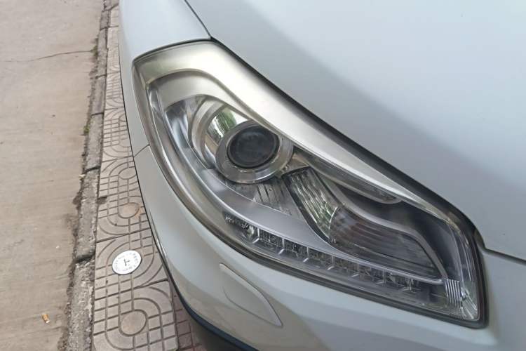 Used Suzuki S-Cross 2014 1.6L CVT Two-Wheel Drive Elite Version Right Front Headlight