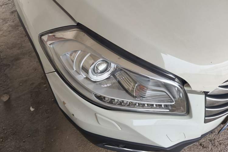 Used Suzuki S-Cross 2014 1.6L CVT Two-Wheel Drive Elite Version Right Front Headlight