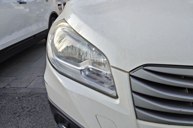 Used Suzuki S-Cross 2014 1.6L Manual Two-Wheel Drive Entry Model Right Front Headlight