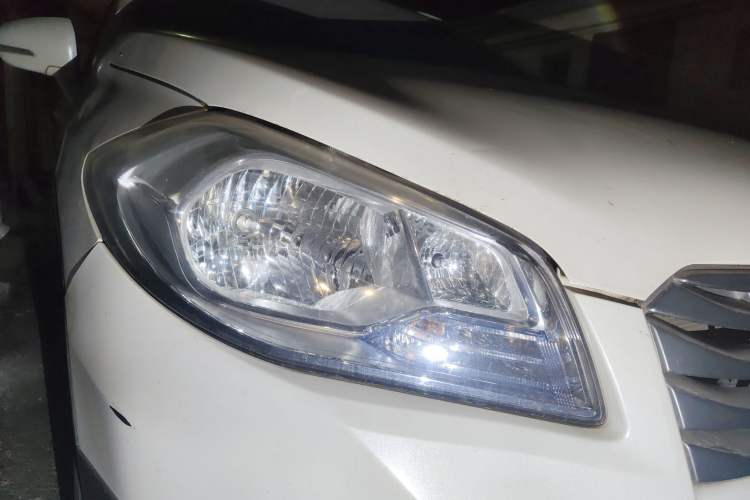 Used Suzuki S-Cross 2014 1.6L Manual Two-Wheel Drive Entry Model Right Front Headlight