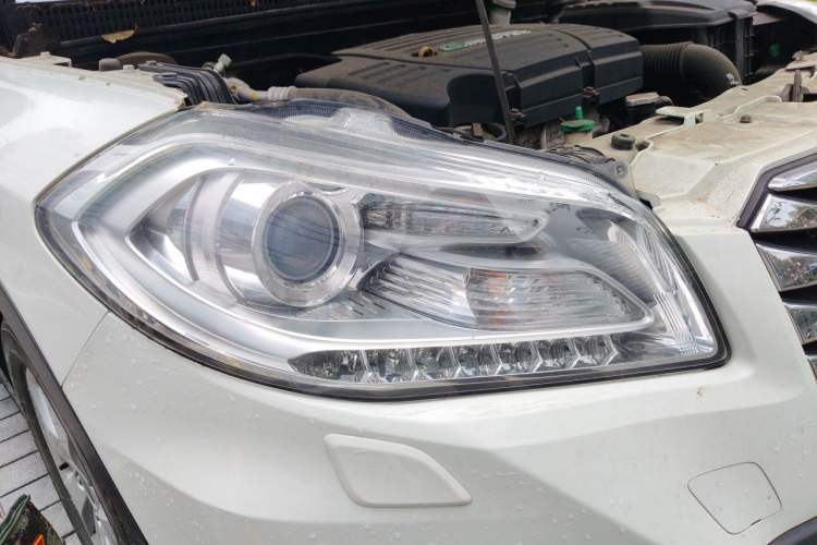Used Suzuki S-Cross 2014 1.6L CVT Two-Wheel Drive Elite Version Right Front Headlight