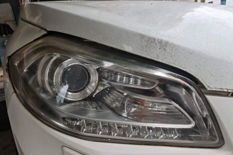 Used Suzuki S-Cross 2014 1.6L Manual Two-Wheel Drive Elite Model Right Front Headlight