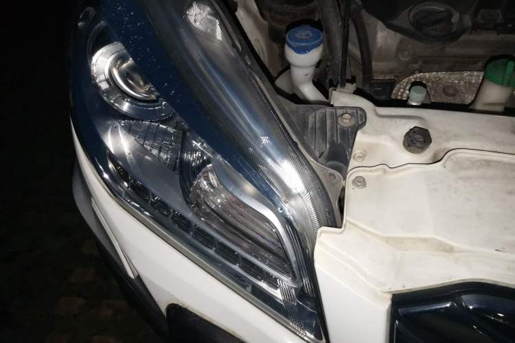 Used Suzuki S-Cross 2014 1.6L Manual Two-Wheel Drive Elite Model Right Front Headlight