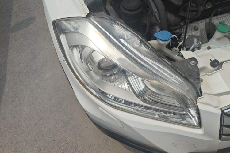 Used Suzuki S-Cross 2014 1.6L CVT Two-Wheel Drive Elite Version Right Front Headlight