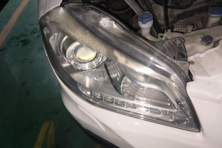 Used Suzuki S-Cross 2014 1.6L Manual Two-Wheel Drive Elite Model Right Front Headlight