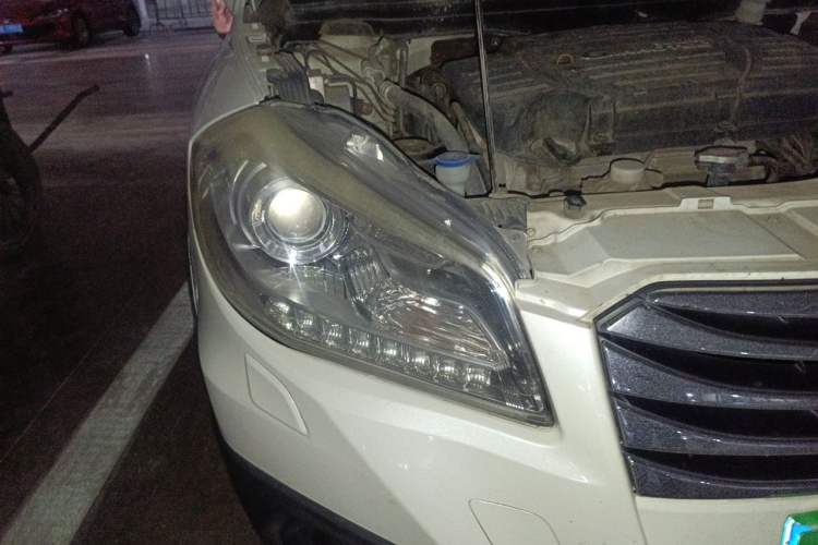 Used Suzuki S-Cross 2014 1.6L CVT Four-Wheel Drive Luxury Version Right Front Headlight