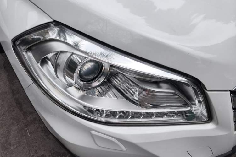 Used Suzuki S-Cross 2014 1.6L CVT Four-Wheel Drive Luxury Version Right Front Headlight