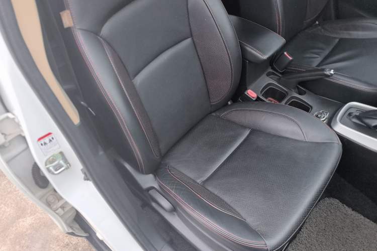Used Suzuki S-Cross 2014 1.6L CVT Four-Wheel Drive Luxury Version Right Front Seat