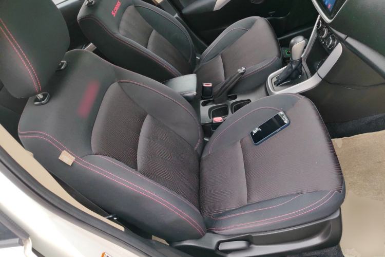 Used Suzuki S-Cross 2014 1.6L CVT Two-Wheel Drive Entry Model Right Front Seat
