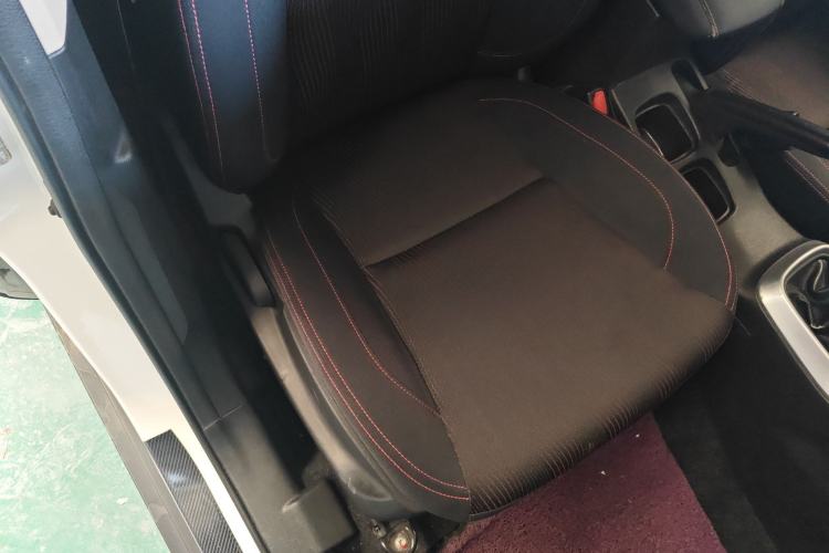 Used Suzuki S-Cross 2014 1.6L Manual Two-Wheel Drive Entry Model Right Front Seat