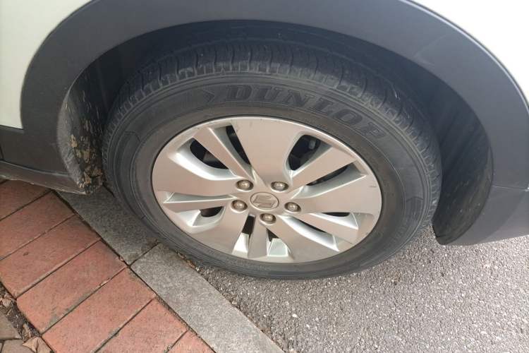 Used Suzuki S-Cross 2014 1.6L CVT Two-Wheel Drive Entry Model Right Front Wheel Hub