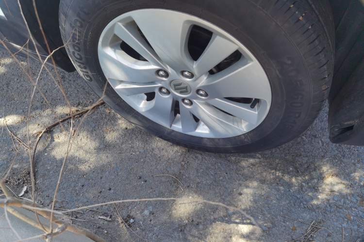 Used Suzuki S-Cross 2014 1.6L CVT Two-Wheel Drive Entry Model Right Front Wheel Hub