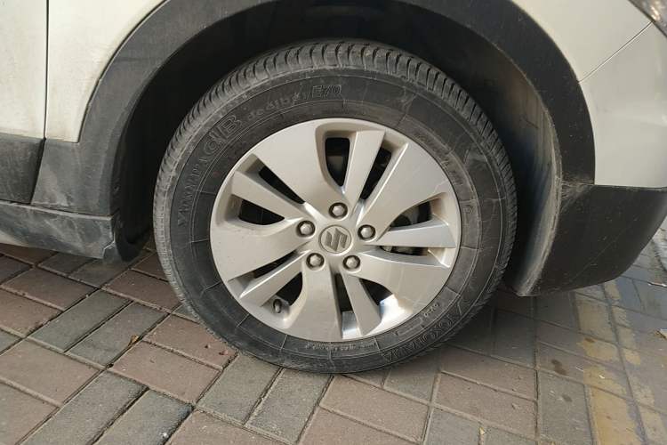 Used Suzuki S-Cross 2014 1.6L CVT Two-Wheel Drive Elite Version Right Front Wheel Hub