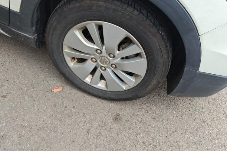 Used Suzuki S-Cross 2014 1.6L CVT Two-Wheel Drive Elite Version Right Front Wheel Hub