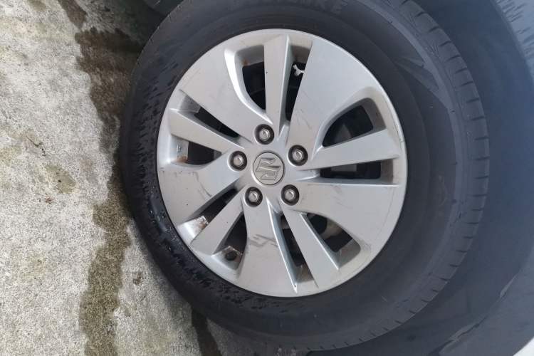 Used Suzuki S-Cross 2014 1.6L Manual Two-Wheel Drive Entry Model Right Front Wheel Hub