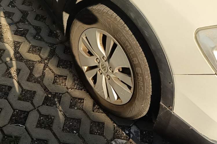 Used Suzuki S-Cross 2014 1.6L CVT Two-Wheel Drive Entry Model Right Front Wheel Hub