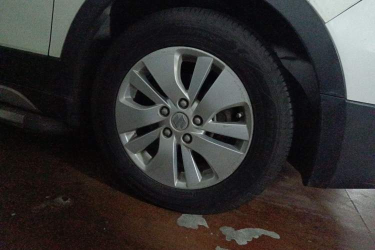 Used Suzuki S-Cross 2014 1.6L CVT Two-Wheel Drive Elite Version Right Front Wheel Hub