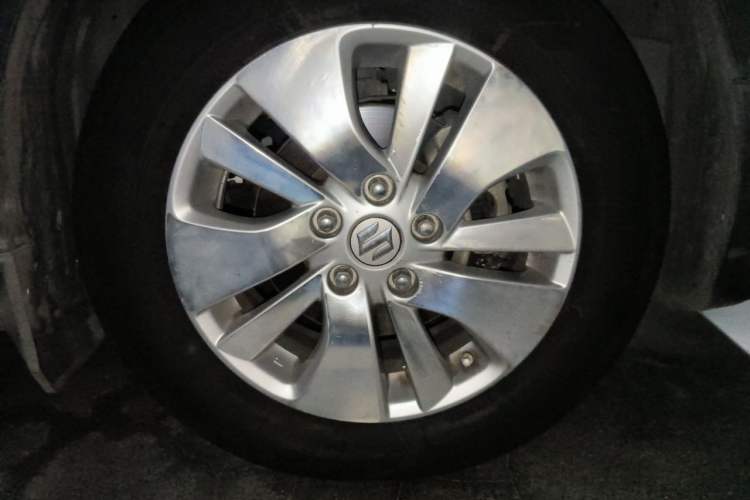Used Suzuki S-Cross 2014 1.6L Manual Two-Wheel Drive Entry Model Right Front Wheel Hub