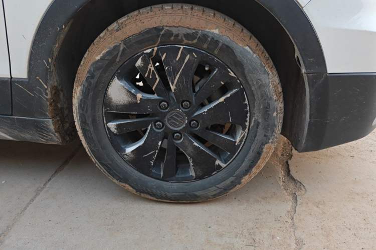 Used Suzuki S-Cross 2014 1.6L Manual Two-Wheel Drive Elite Model Right Front Wheel Hub
