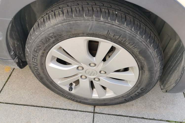Used Suzuki S-Cross 2014 1.6L CVT Two-Wheel Drive Elite Version Right Front Wheel Hub